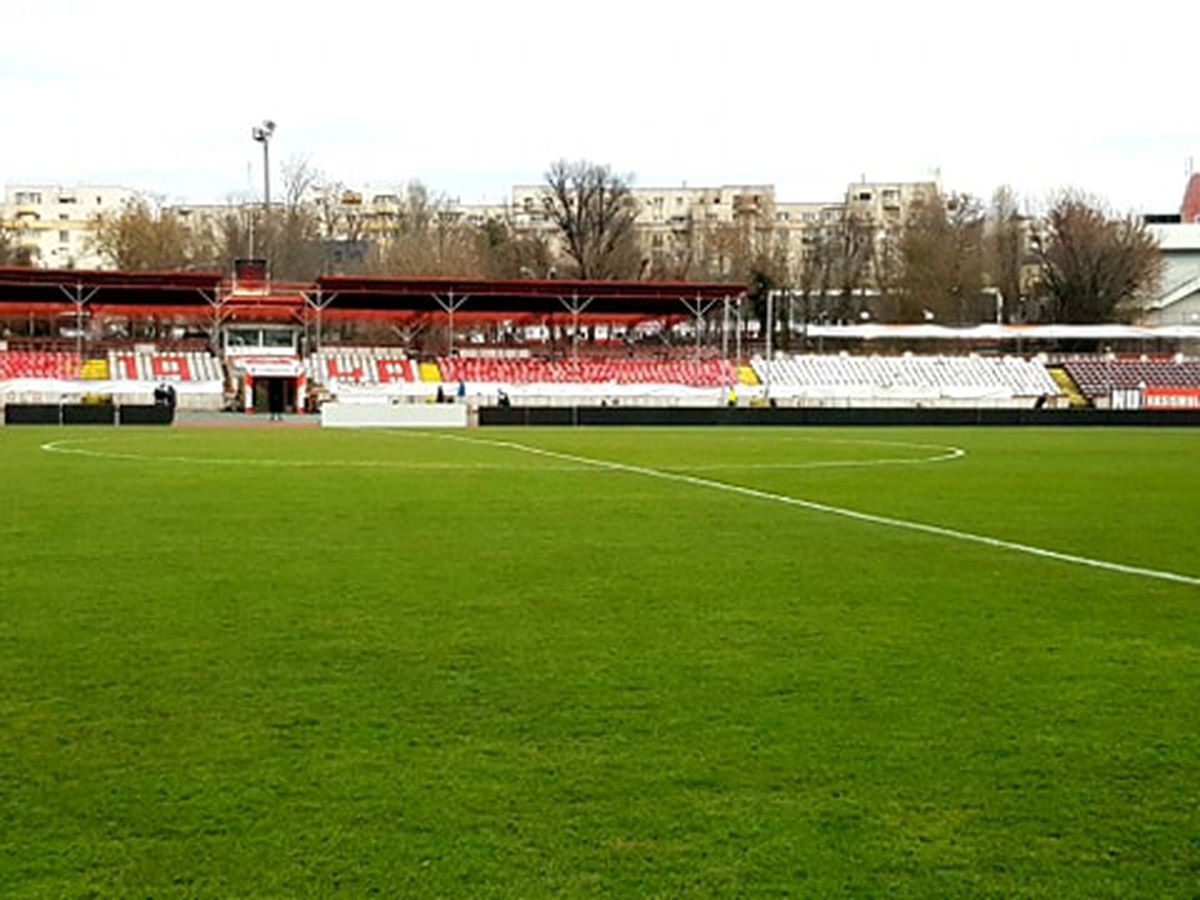 FOTO. Cum arată terenul înainte de Dinamo - FCSB » GSP a inspectat gazonul din Ștefan cel Mare