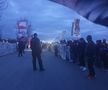 FOTO+VIDEO. Fanii FCSB s-au strâns din nou la baza din Berceni ca să-şi încurajeze favoriţii înainte de derby. Mesaje dure pentru rivali: „Umblați cu cutia milei și tot sperați / Tot de șahiști și spanioli cârpiți o să fiți reprezentați”
