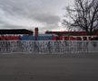 FOTO+VIDEO. Fanii FCSB s-au strâns din nou la baza din Berceni ca să-şi încurajeze favoriţii înainte de derby. Mesaje dure pentru rivali: „Umblați cu cutia milei și tot sperați / Tot de șahiști și spanioli cârpiți o să fiți reprezentați”