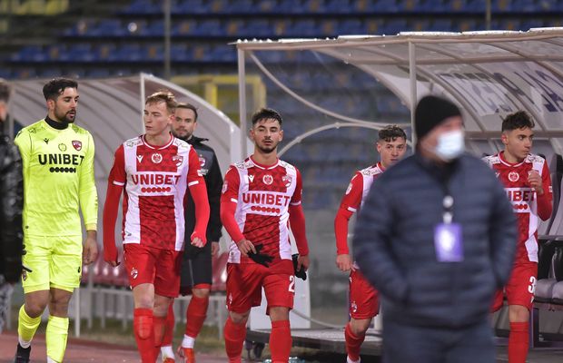 Impresarul sare în apărarea fotbalistului de la Dinamo: „E vreo gloabă? Ce dracu', gras?! E cel mai bun de acolo!”