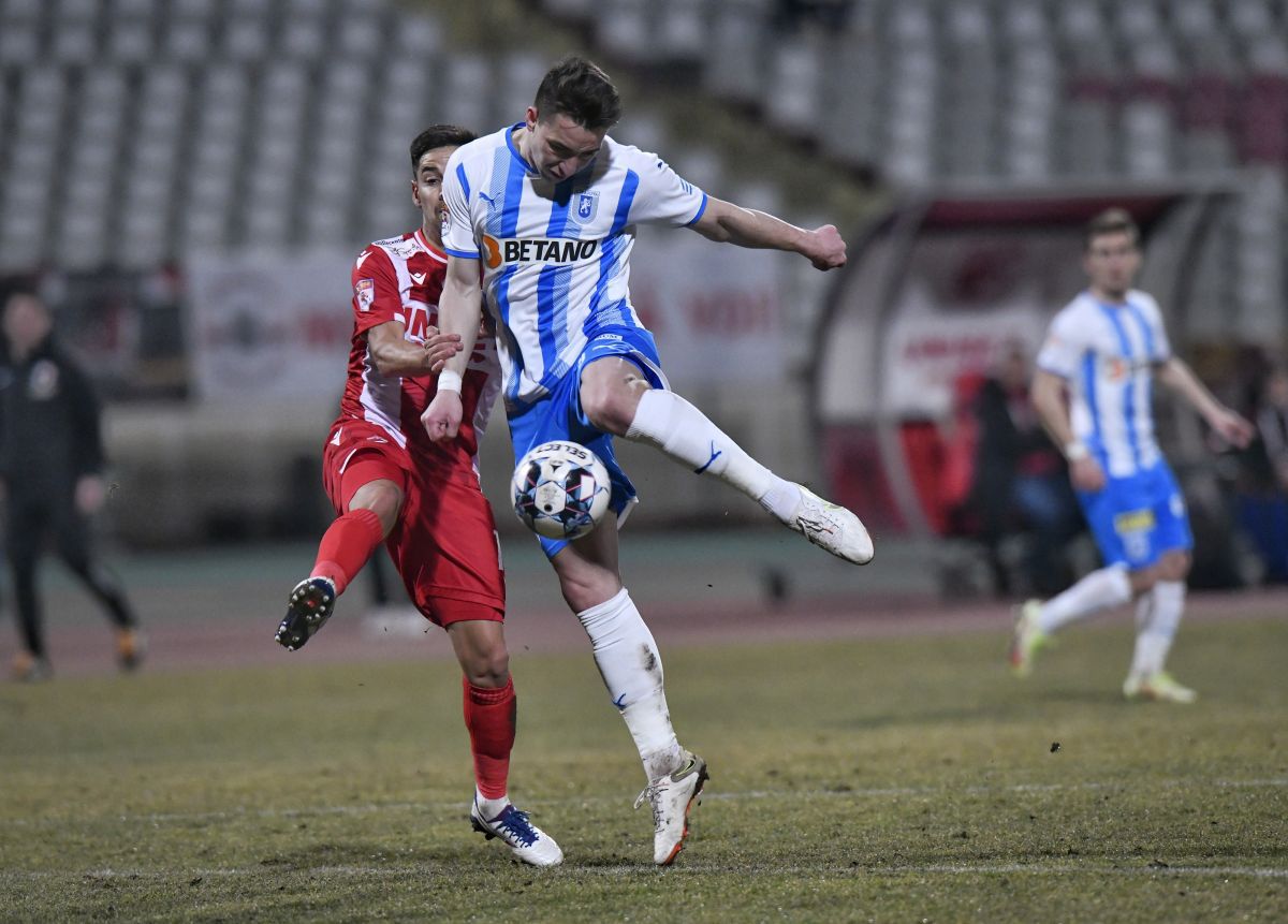 Jovan Markovic are din nou probleme cu greutatea. Cum a fost surprins atacantul Universității Craiova în partida cu Dinamo