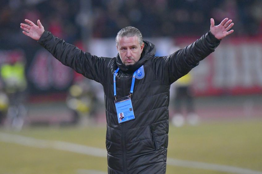 Dinamo - CSU Craiova. Laurențiu Reghecampf, antrenorul oltenilor, a avut puterea să-și „urecheze” elevii și după un istoric 6-1 în „Groapă”!