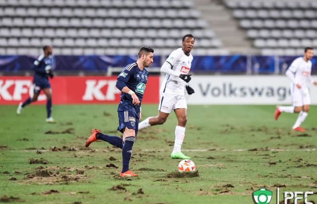 În Franța, mai rău decât în Liga 1! Meci amânat din cauza suprafaței de joc imposibile