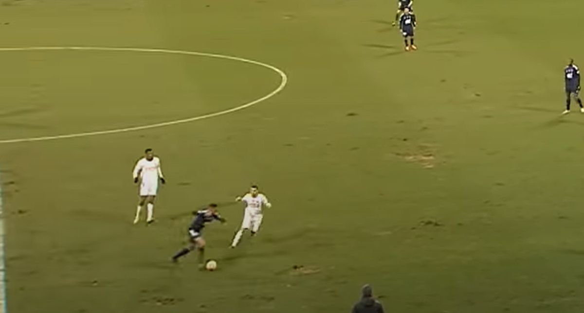 Paris FC - Amiens, amânat din cauza gazonului