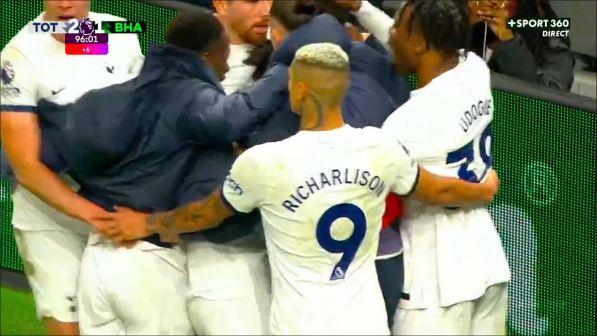 Bromance! » Cum au fost surprinși Radu Drăgușin și Heung-min Son, starul lui Tottenham