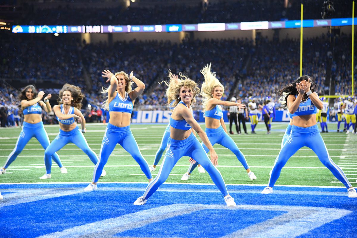9 reguli ciudate pe care majoretele din NFL sunt obligate să le respecte » Ce articol vestimentar e INTERZIS și în timpul liber!