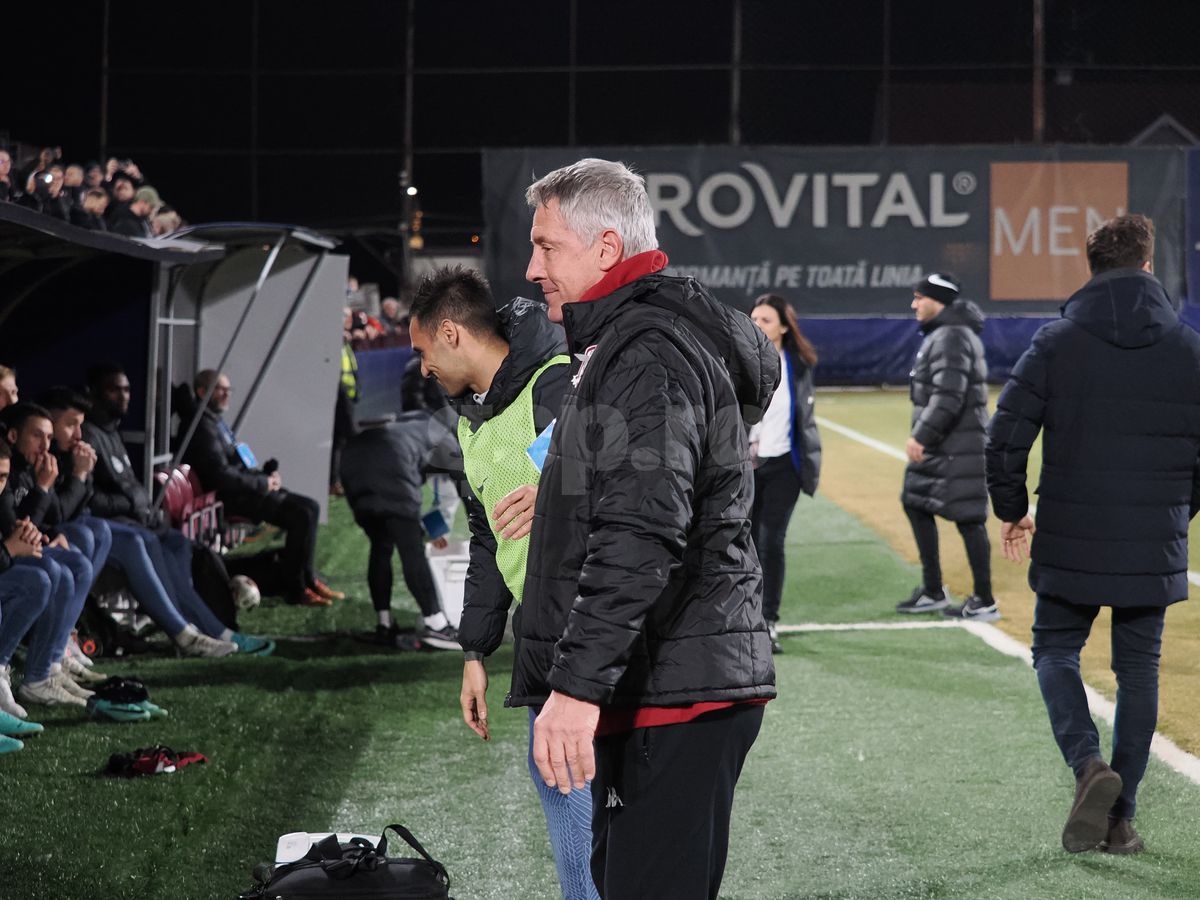 Mutu nu e în control la CFR? „Se contrazic la TV, jucătorii n-au înțeles ce vrea!” » Ce probleme au remarcat Panduru și Răducioiu: „Asta îmi dă de gândit”