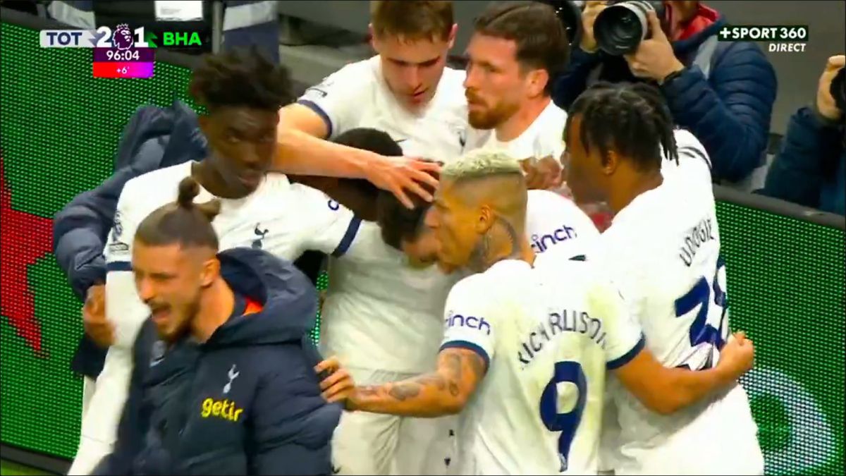 Tottenham, victorie la ultima fază cu Brighton! Radu Drăgușin, explozie de bucurie la final