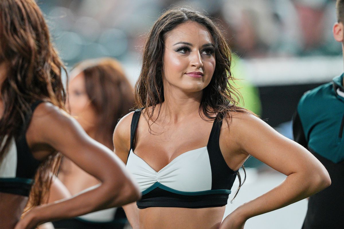 9 reguli ciudate pe care majoretele din NFL sunt obligate să le respecte » Ce articol vestimentar e INTERZIS și în timpul liber!