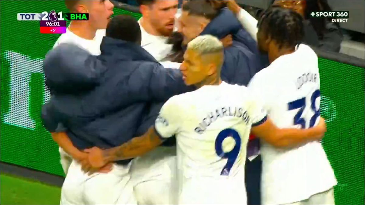 FOTO Radu Drăgușin, explozie de bucurie după Tottenham - Brighton 2-1