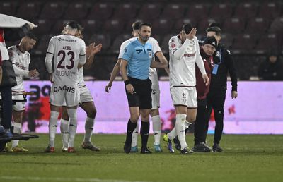 Lovitură pentru Rapid! Săpunaru, accidentat după două dueluri tăioase cu același adversar