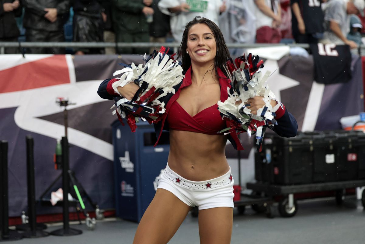 9 reguli ciudate pe care majoretele din NFL sunt obligate să le respecte » Ce articol vestimentar e INTERZIS și în timpul liber!