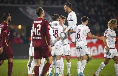 Rapid a bătut CFR Cluj cu propriile arme și devine principala urmăritoare a liderului FCSB! Clasamentul ACUM în lupta la titlu