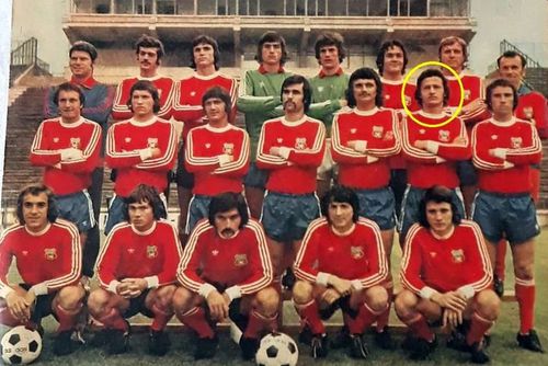 Gabriel Zahiu, încercuit, în echipa Stelei din sezonul 1975-1976, antrenată de Emeric Ienei