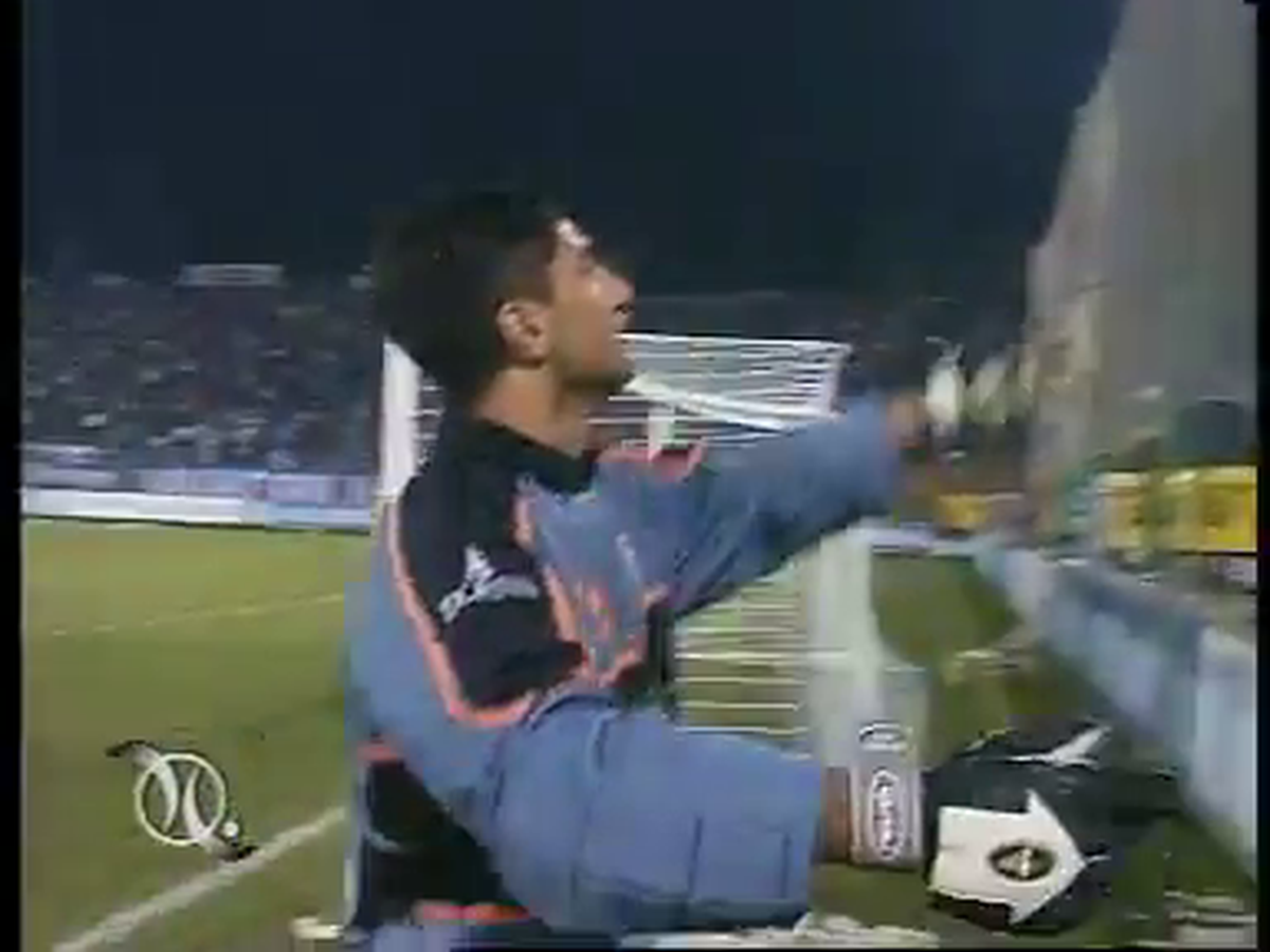 Răzvan Lucescu - steag Rapid vs Steaua, pe Ghencea