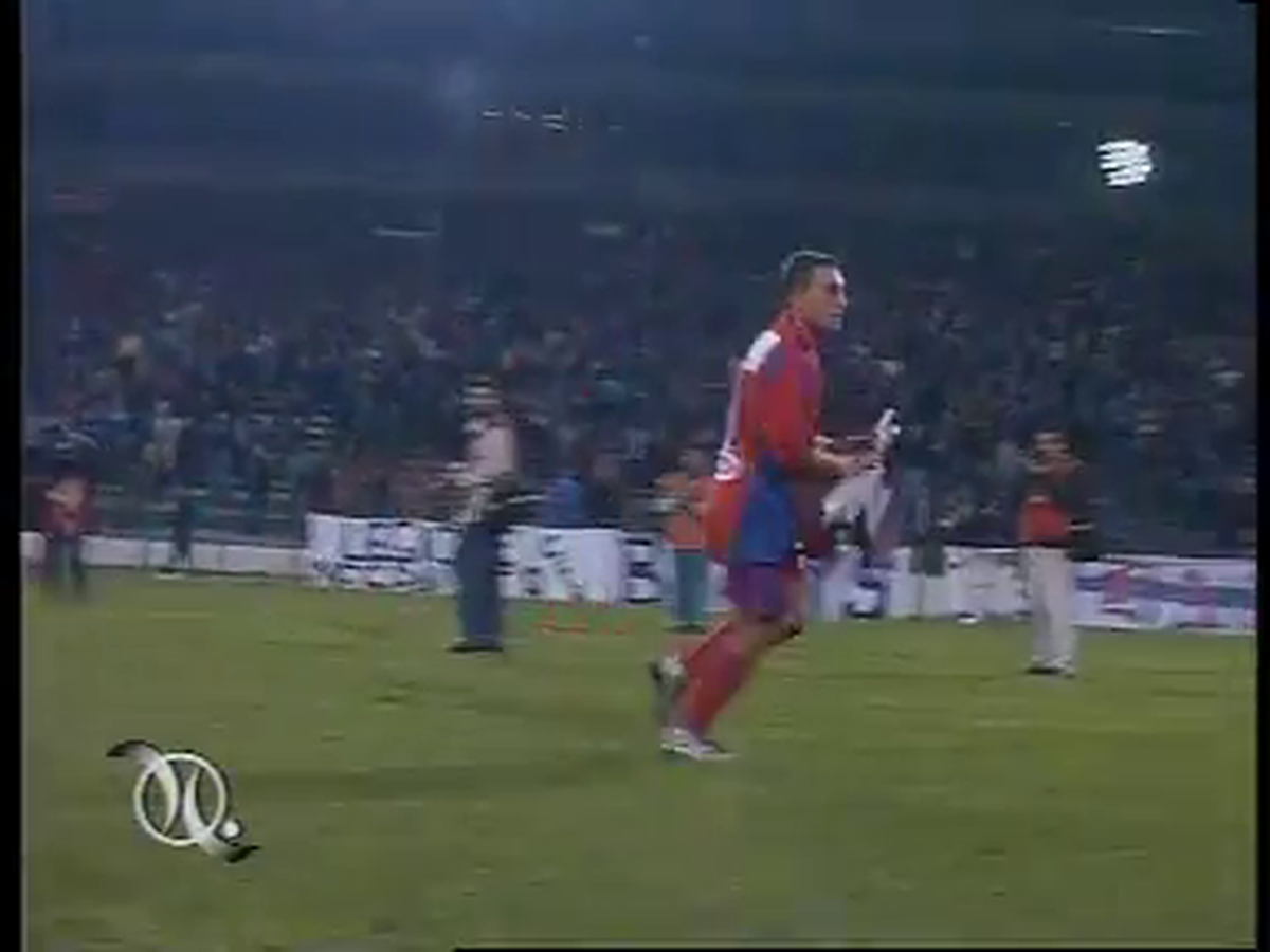 Răzvan Lucescu - steag Rapid vs Steaua, pe Ghencea