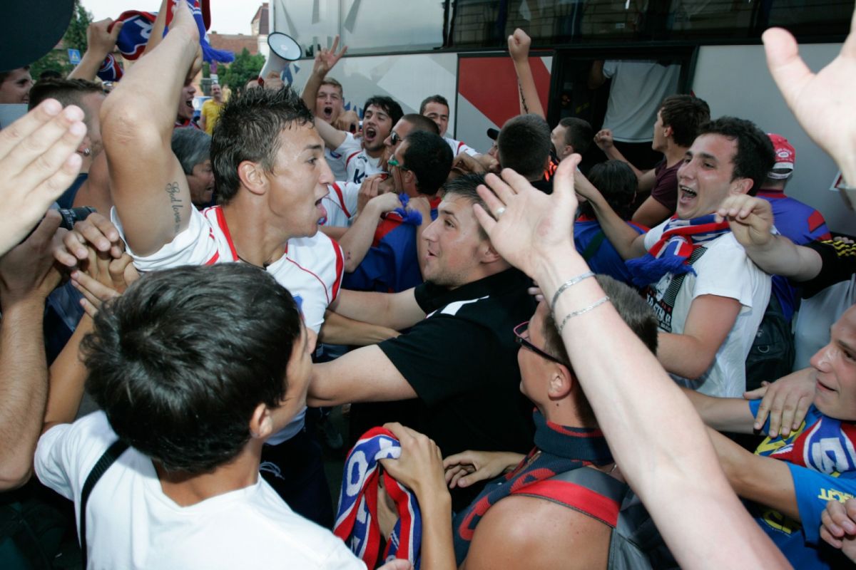 Ilie Bolojan și scenele uitate de timp descoperite în arhiva GSP: în stradă cu suporterii la promovarea-fantomă » Momentul în care a stârnit furia comunității