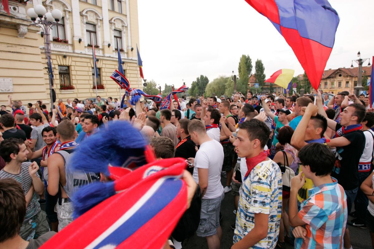 Ilie Bolojan și scenele uitate de timp descoperite în arhiva GSP: în stradă cu suporterii la promovarea-fantomă » Momentul în care a stârnit furia comunității