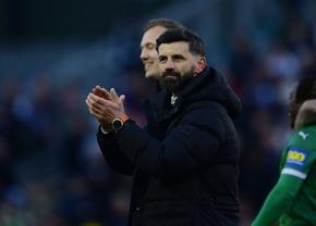 Povestea emoționantă a „călăului” lui Liverpool din Cupa Angliei » Antrenorul surprizei Plymouth a fugit din satul natal la 9 ani