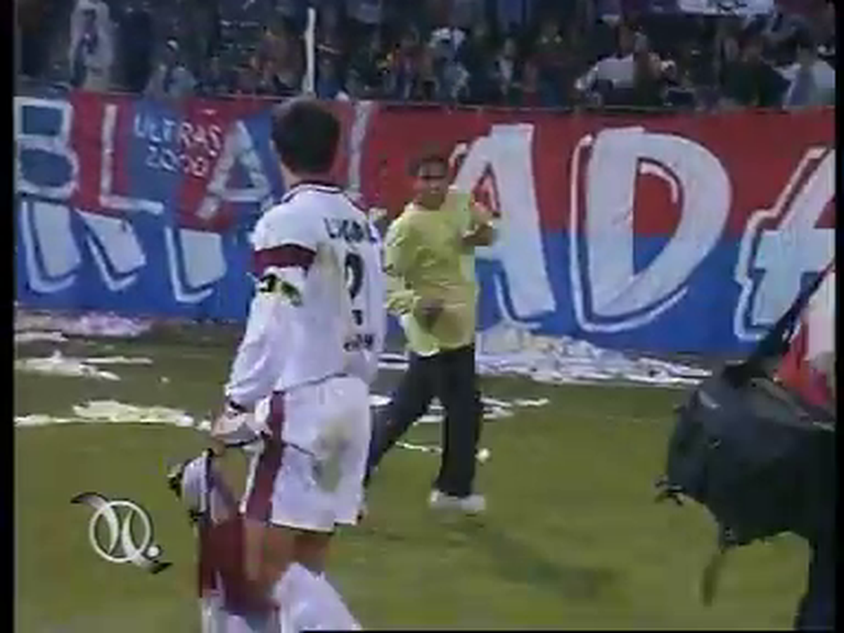 Istoria EXPLOZIVĂ a războiului Răzvan Lucescu - Steaua / FCSB » Înjurături grosolane, un steag provocator în Ghencea și o urare: „Asta e pentru toți ANTIsteliștii!”