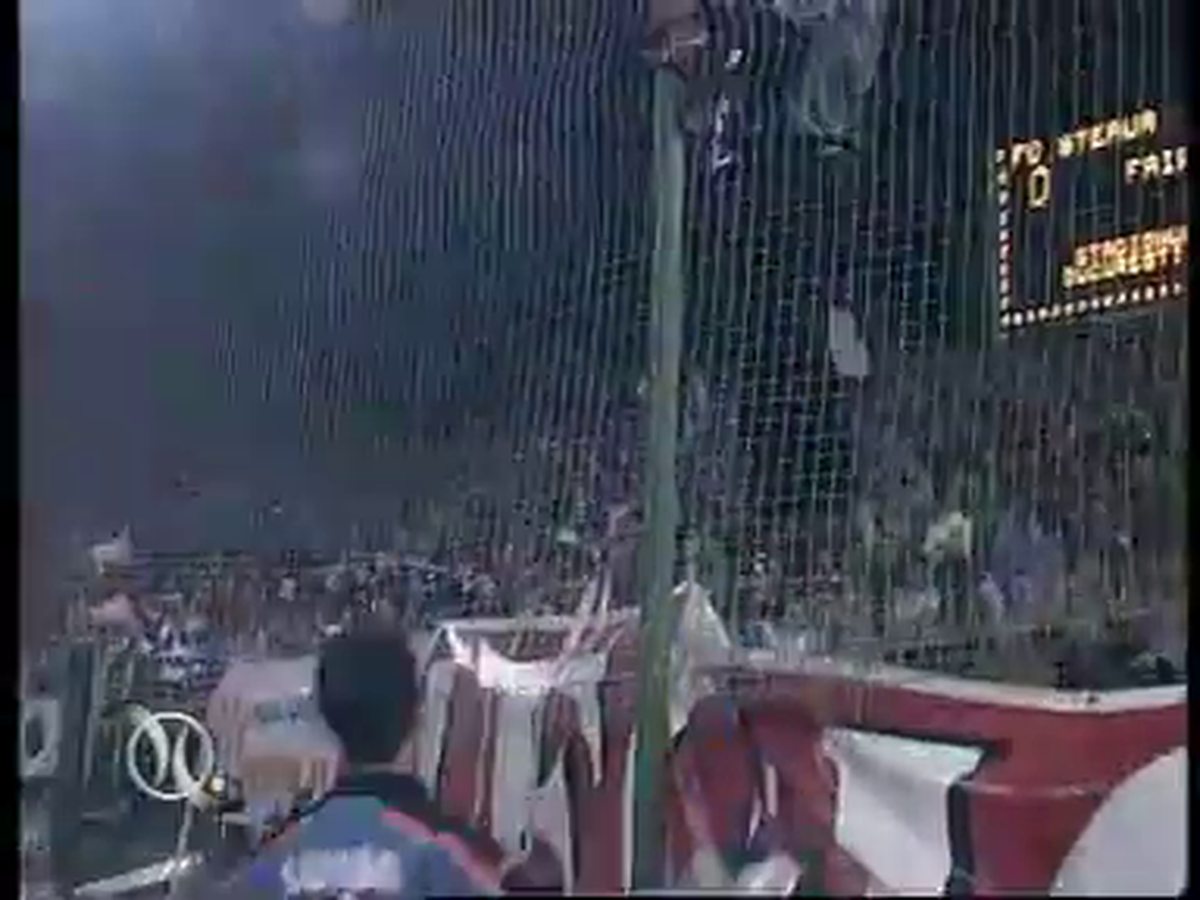 Răzvan Lucescu - steag Rapid vs Steaua, pe Ghencea