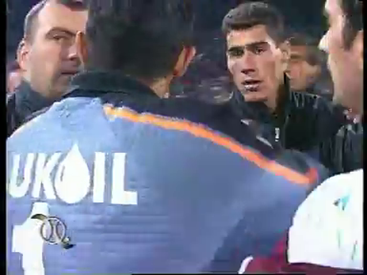 Răzvan Lucescu - steag Rapid vs Steaua, pe Ghencea