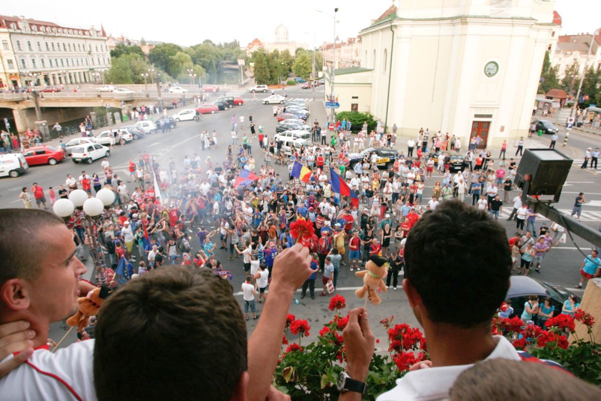 Ilie Bolojan și scenele uitate de timp descoperite în arhiva GSP: în stradă cu suporterii la promovarea-fantomă » Momentul în care a stârnit furia comunității