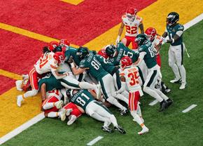 Philadelphia Eagles, marea câștigătoare a Super Bowl, după o evoluție care i-a lăsat pe adversari fără replică