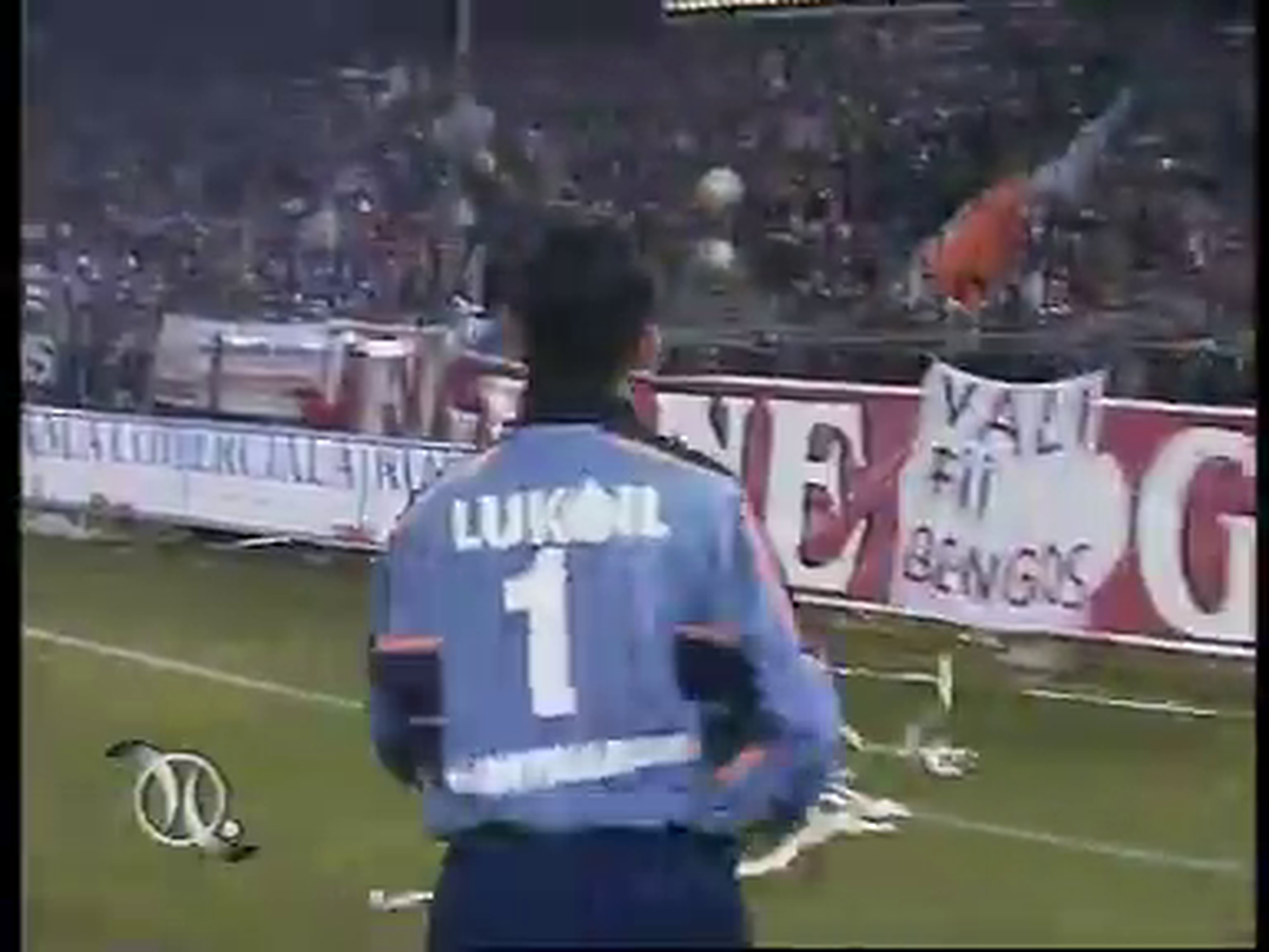 Răzvan Lucescu - steag Rapid vs Steaua, pe Ghencea