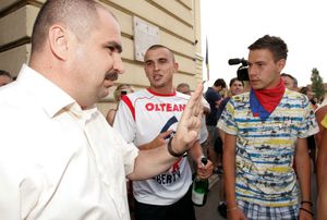 Ilie Bolojan și scenele uitate de timp descoperite în arhiva GSP: în stradă cu suporterii la promovarea-fantomă » Momentul în care a stârnit furia comunității