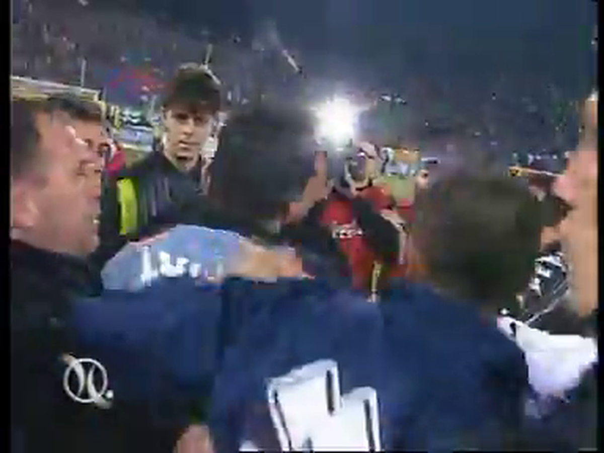 Răzvan Lucescu - steag Rapid vs Steaua, pe Ghencea