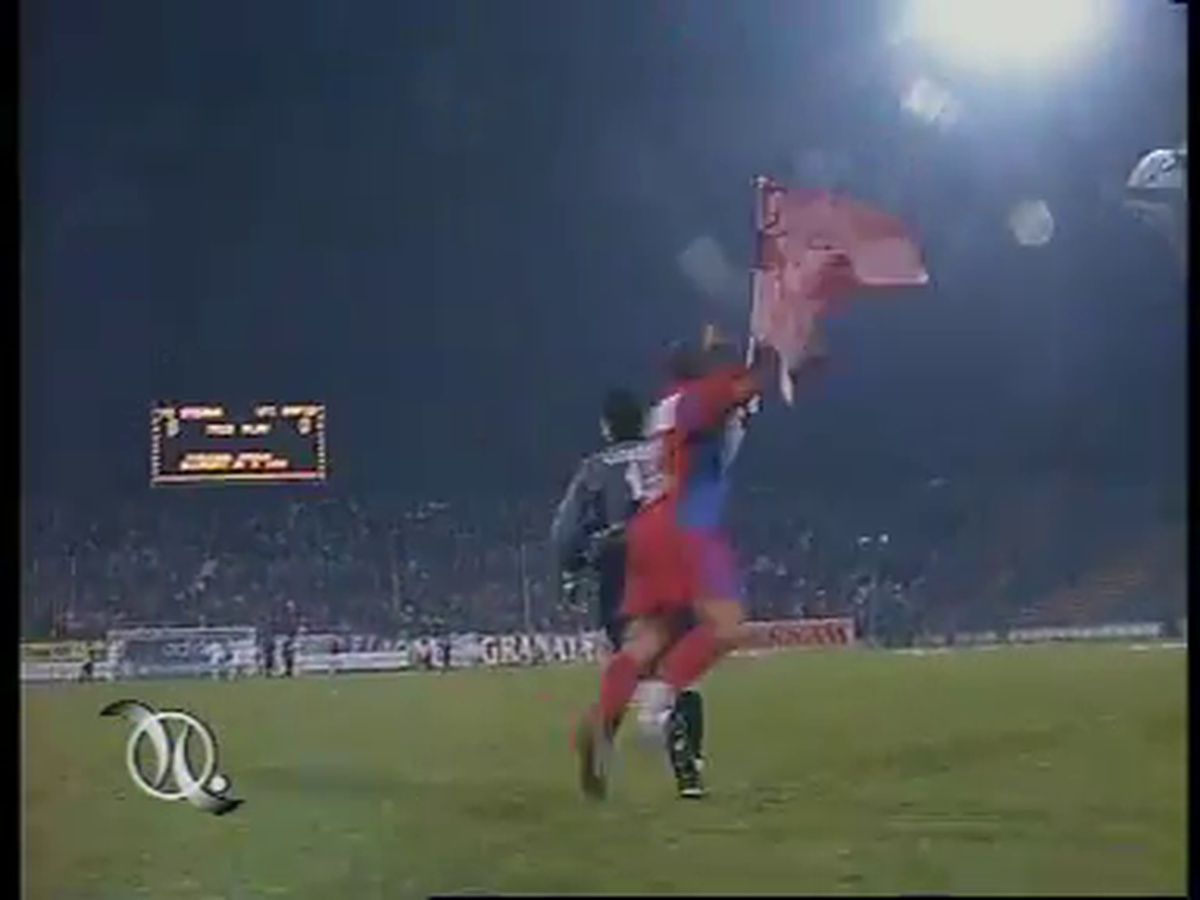 Răzvan Lucescu - steag Rapid vs Steaua, pe Ghencea