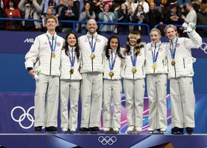 Organizatorii Milano-Cortina 2026 le-au prezentat scuze sportivilor pentru suprafața podiumului de premiere: „A provocat daune”