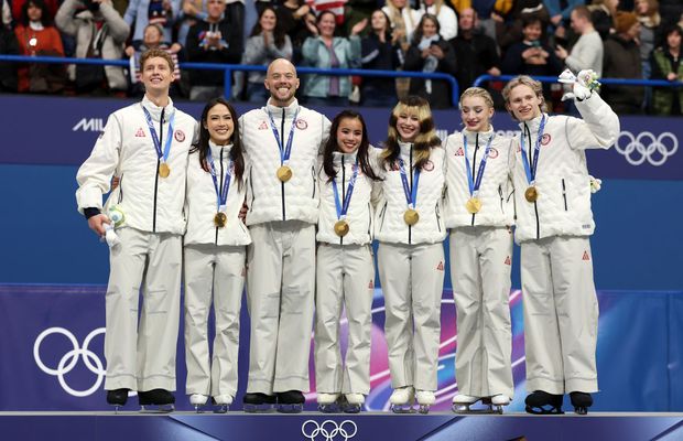 Organizatorii Milano-Cortina 2026 le-au prezentat scuze sportivilor pentru suprafața podiumului de premiere: „A provocat daune”