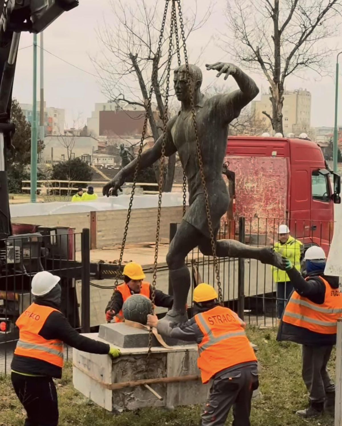 Statuile de la Dinamo » Legendele din „Olimpul” clubului, la loc de cinste în complex