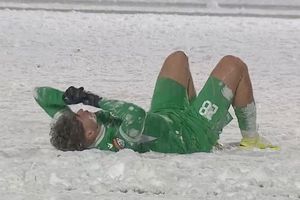 Fotbal în Ice Age » Imagini incredibile la meciul din Cupa României