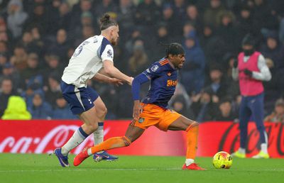 Radu Drăgușin, „tăvălit” în presa din Anglia după eșecul lui Tottenham: „S-a chinuit” » Nota românului