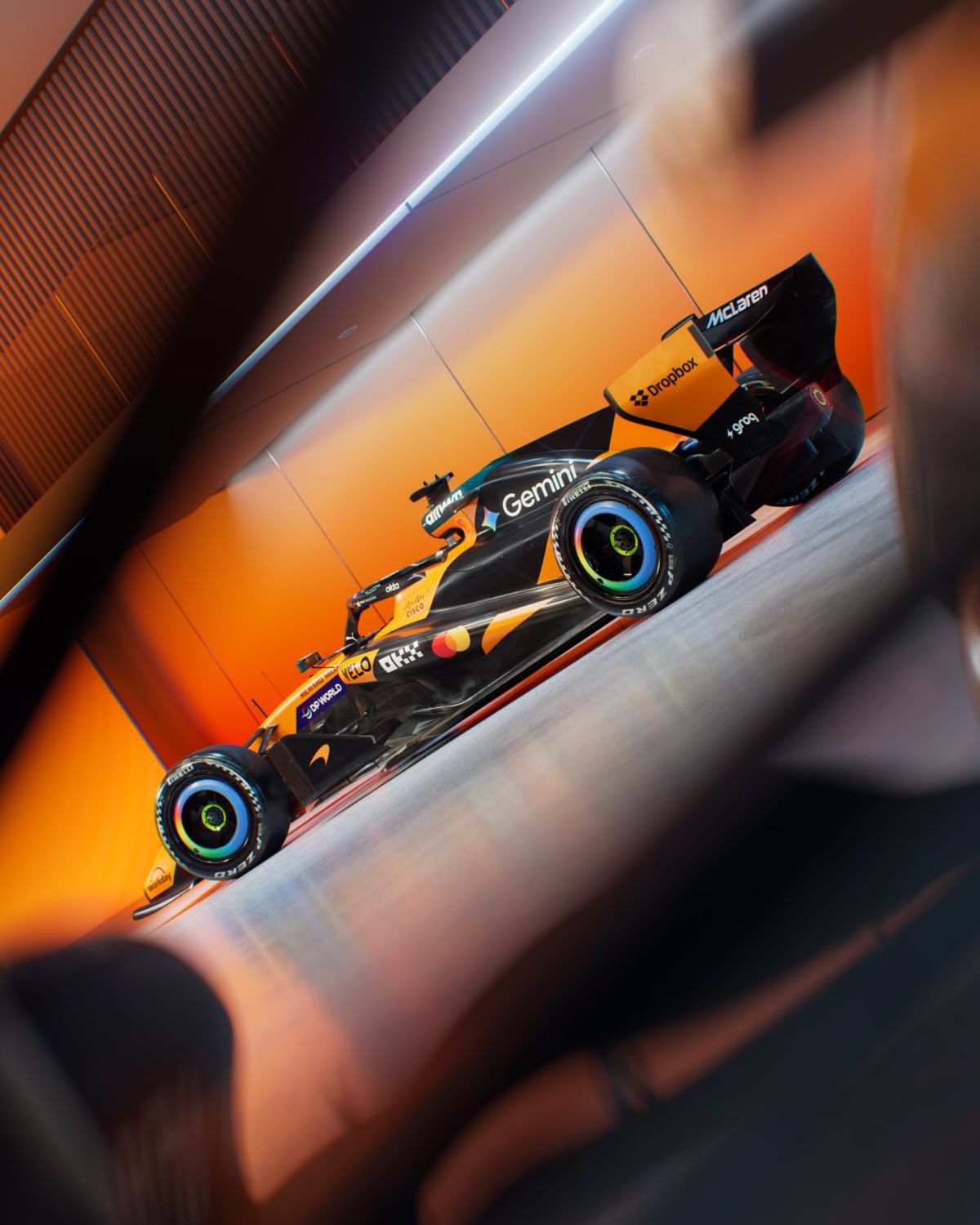 McLaren și-a prezentat monopostul pentru sezonul 2026 din Formula 1 » Ce spune Zak Brown despre lupta Norris - Piastri