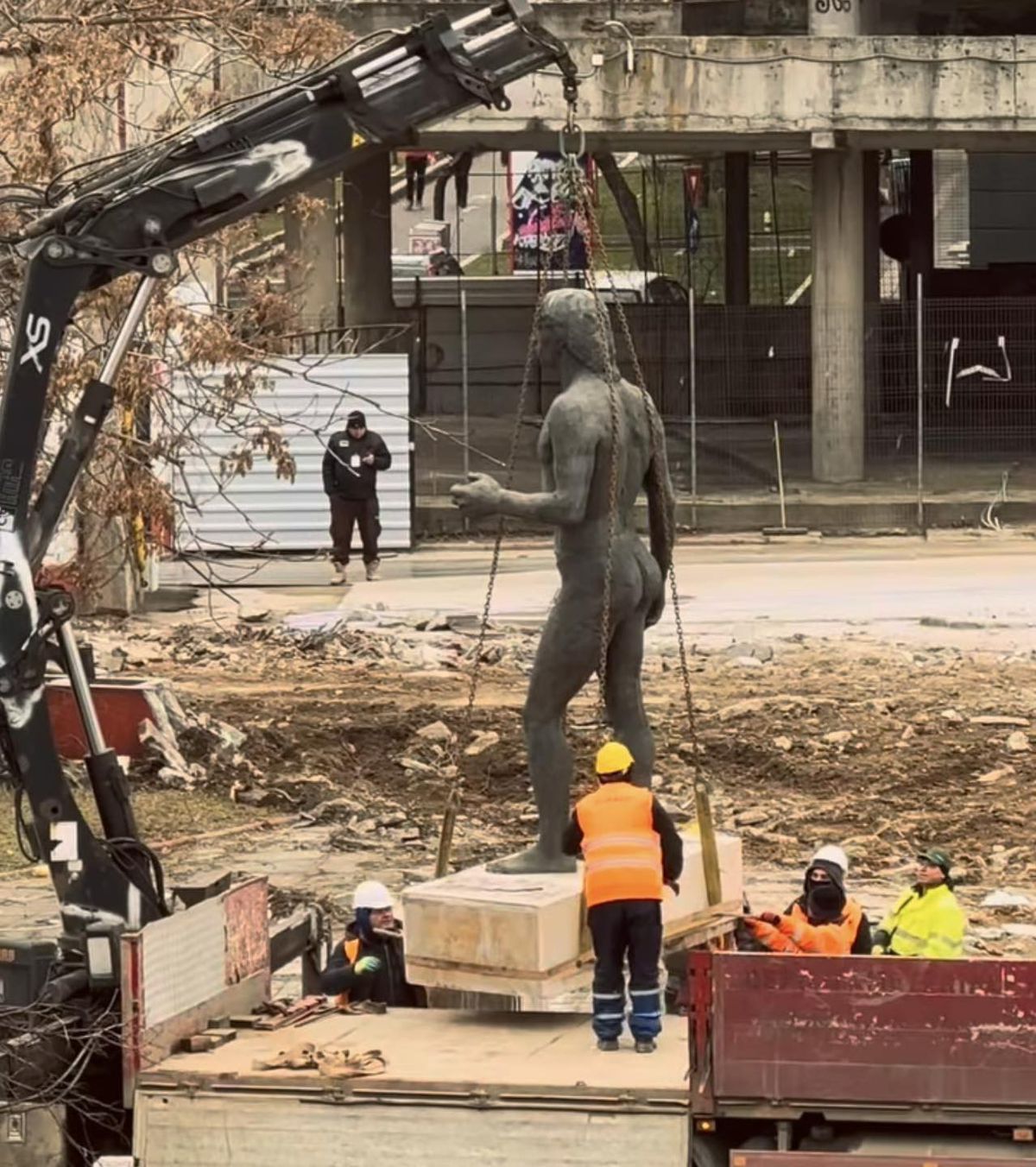 Legendarele statui din Parcul Sportiv Dinamo au fost ridicate