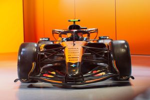 McLaren și-a prezentat monopostul pentru sezonul 2026 din Formula 1 » Ce spune Zak Brown despre lupta Norris - Piastri