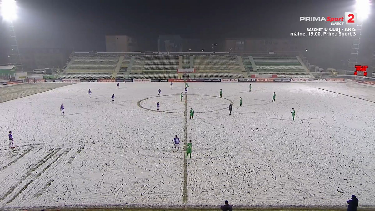 Dumbrăvița - FC Argeș, disputat pe zăpadă