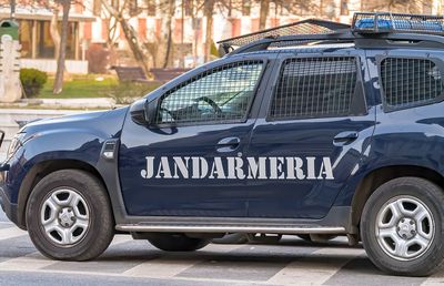 „A aruncat o bancnotă de 200 de lei jandarmilor”, la Dinamo - Craiova. Ce a pățit după acest gest