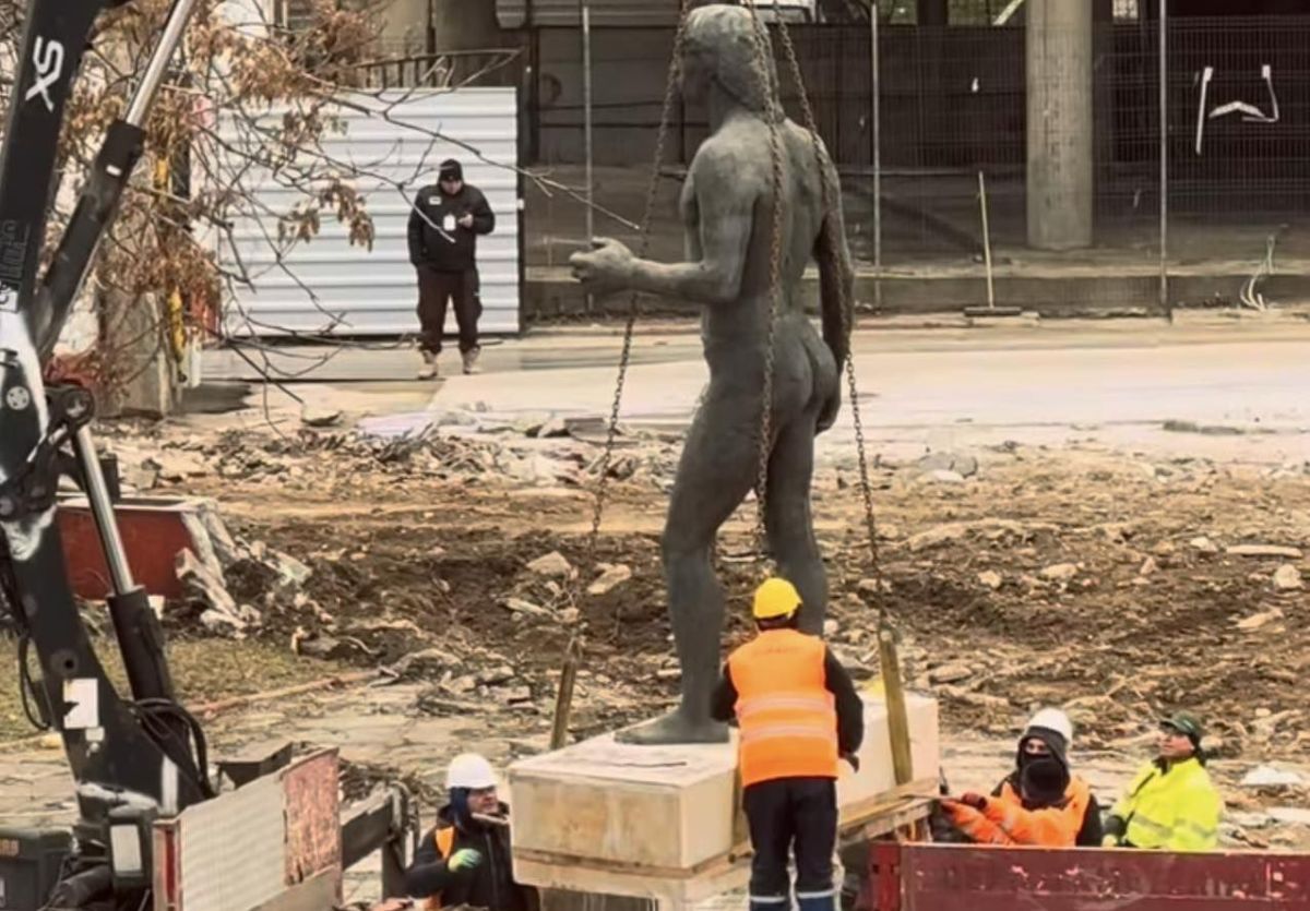 Legendarele statui din Parcul Sportiv Dinamo au fost ridicate