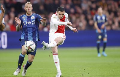 Sepsi atacă revenirea în Superliga cu un mijlocaș crescut de Ajax » A fost prezentat chiar de ziua lui