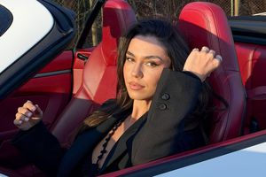 Mai ceva ca David Popovici! Artista care a cântat imnul României pe Arena Națională și-a tunat Porsche-ul: „Abia aștept să ne vedem în trafic!”