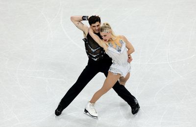 Canadienii Piper Gilles și Paul Poirier pe gheață după o perioadă neagră