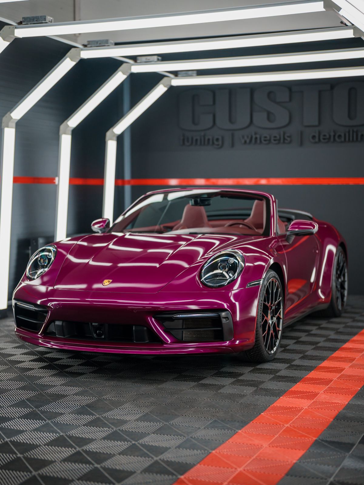 Mai ceva ca David Popovici! Artista care a cântat imnul României pe Arena Națională și-a tunat Porsche-ul: „Abia aștept să ne vedem în trafic!”