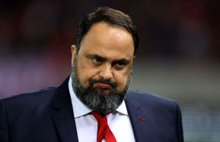 UPDATE Patronul cluburilor Olympiakos și Nottingham Forest suferă de coronavirus » S-a întâlnit cu jucătorii și fanii la stadion