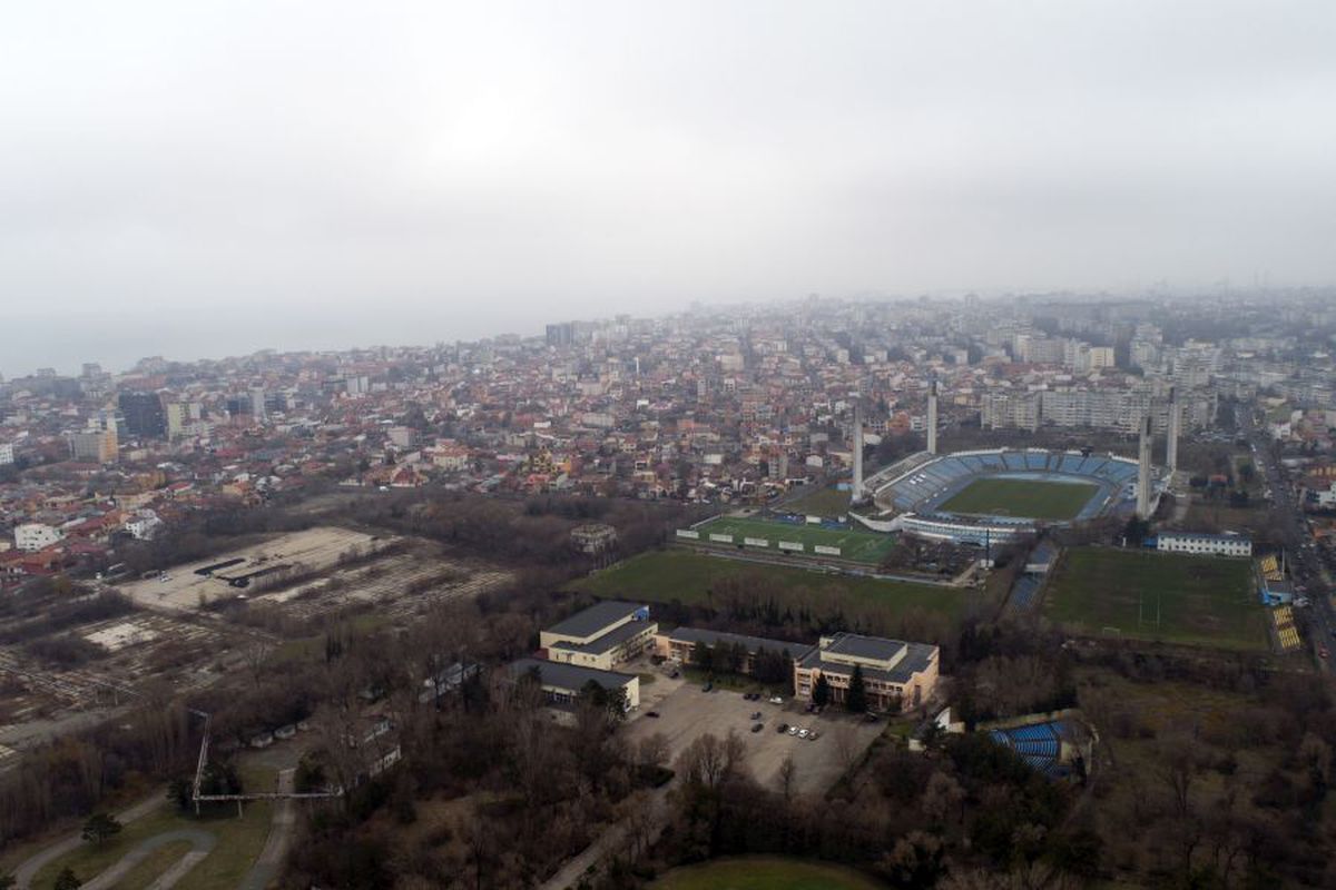 FOTO Stadionul Farul își trăiește ultimele luni de viață! Reportaj GSP la Constanța: scaune distruse, cablul de nocturnă furat, dar se visează la o arenă de 50 de milioane €