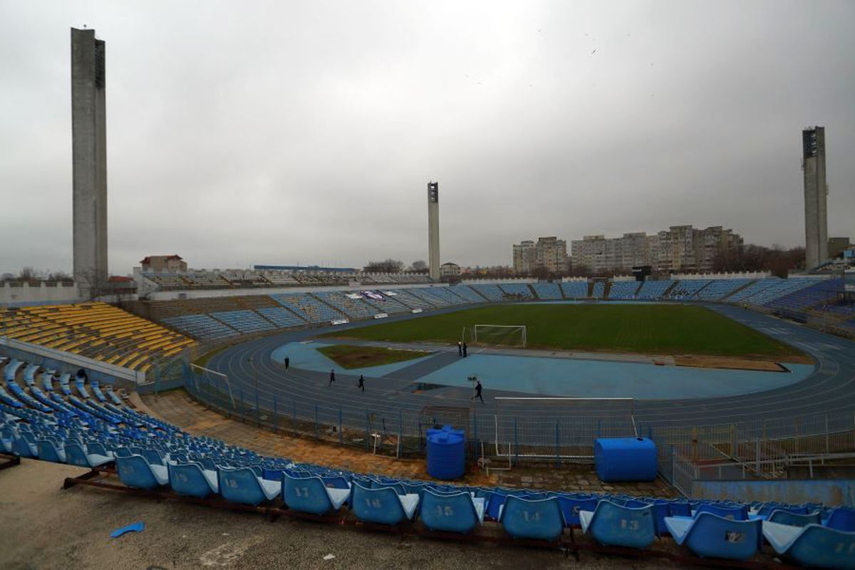 FOTO Stadionul Farul își trăiește ultimele luni de viață! Reportaj GSP la Constanța: scaune distruse, cablul de nocturnă furat, dar se visează la o arenă de 50 de milioane €